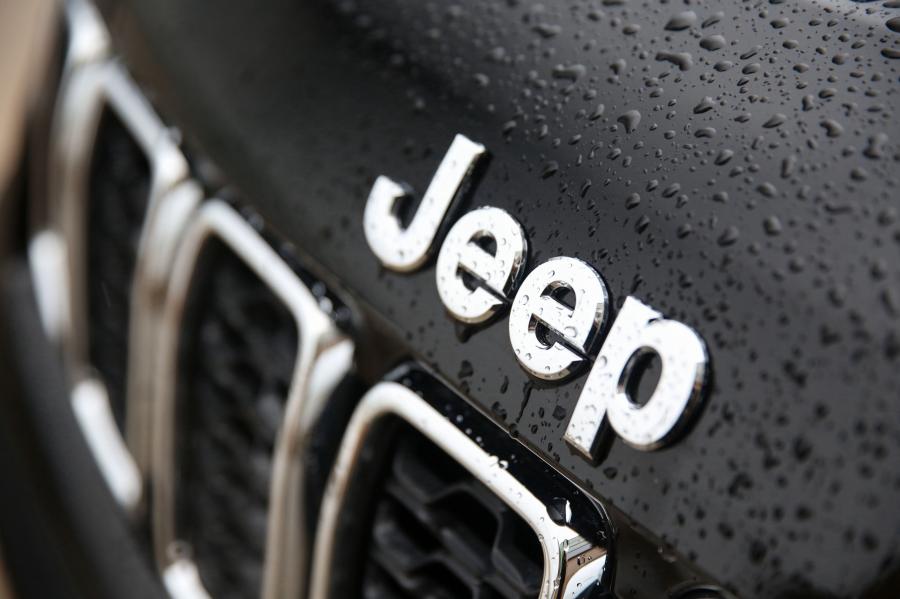 Логотип Jeep Grand Cherokee Limited (WK2) 2017 года  (AU) (фото 3 из 19)